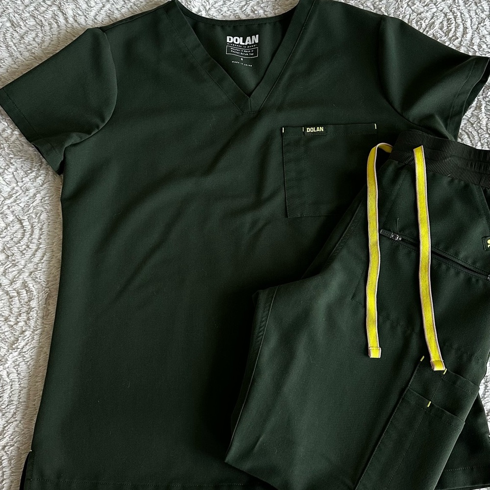 Dolan scrubs top size small, pants XS short (they run big so fit like a small).